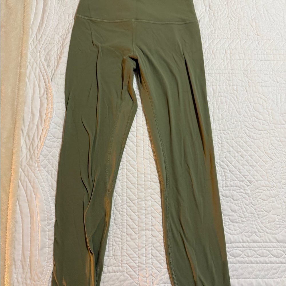 Lululemon leggings size 6